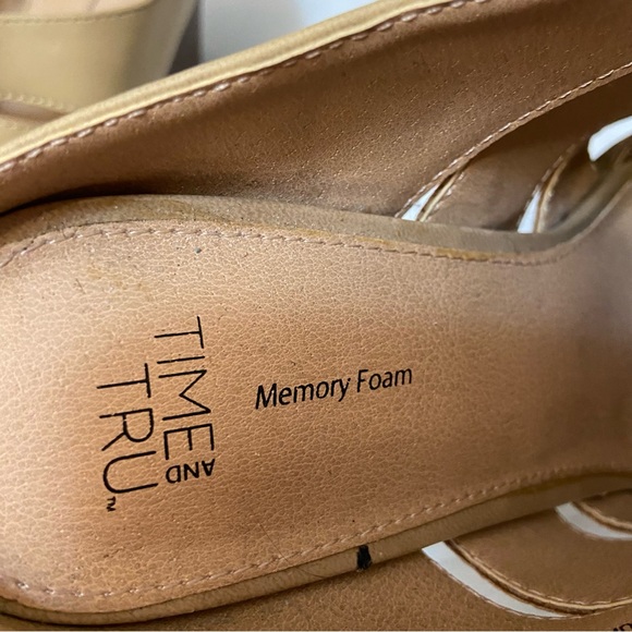 Time & True Womens Tan Heeled Mules EUC size 8 - Picture 5 of 6